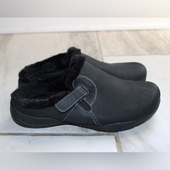 NWOT Clarks Size 8 Slip On Clogs - Picture 1 of 5